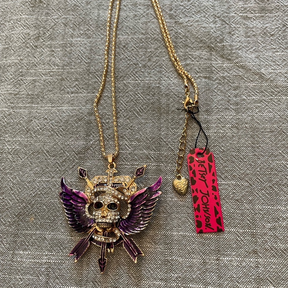 Edgy Skull Pendant Necklace with Purple Accents